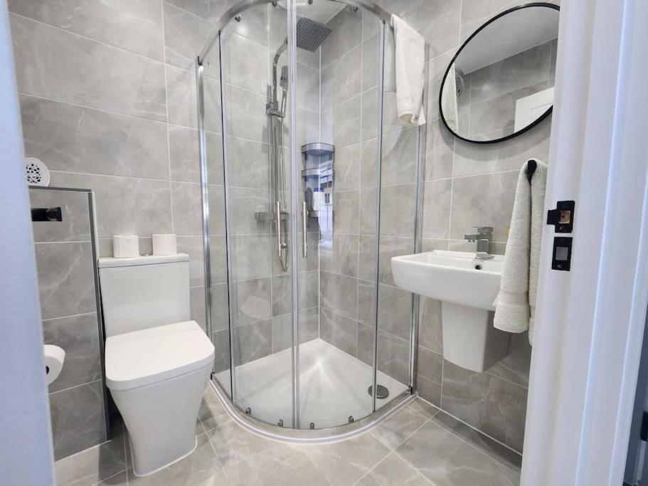 Paradigm Court, Modern 2-Bedroom Apartment F2, Oxford Ngoại thất bức ảnh